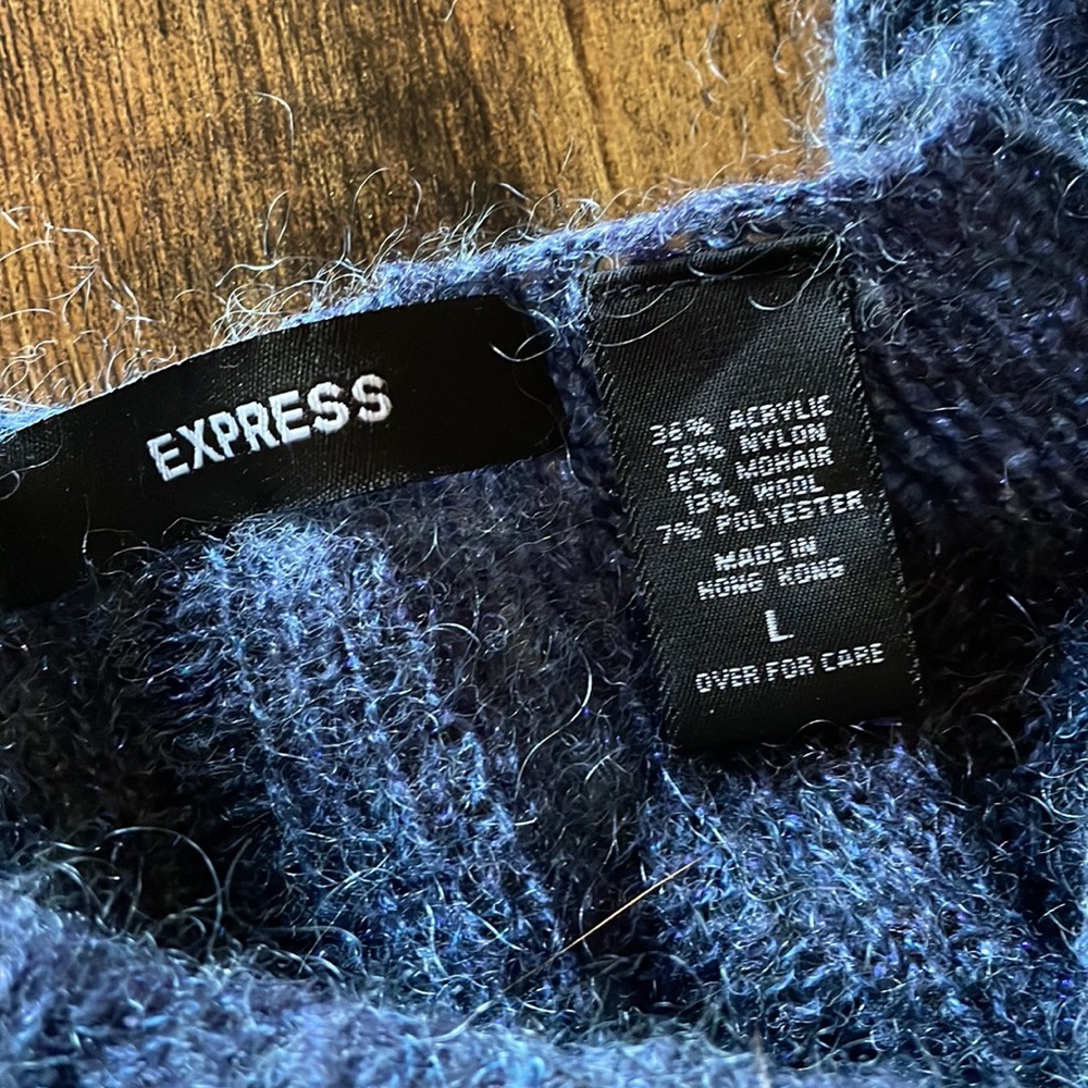 Express Sweater - Picture 9 of 12